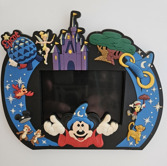 Walt Disney World Vintage Magic Kingdom Epcot Mickey Wizard Picture Frame Magnet - Picture 1 of 9